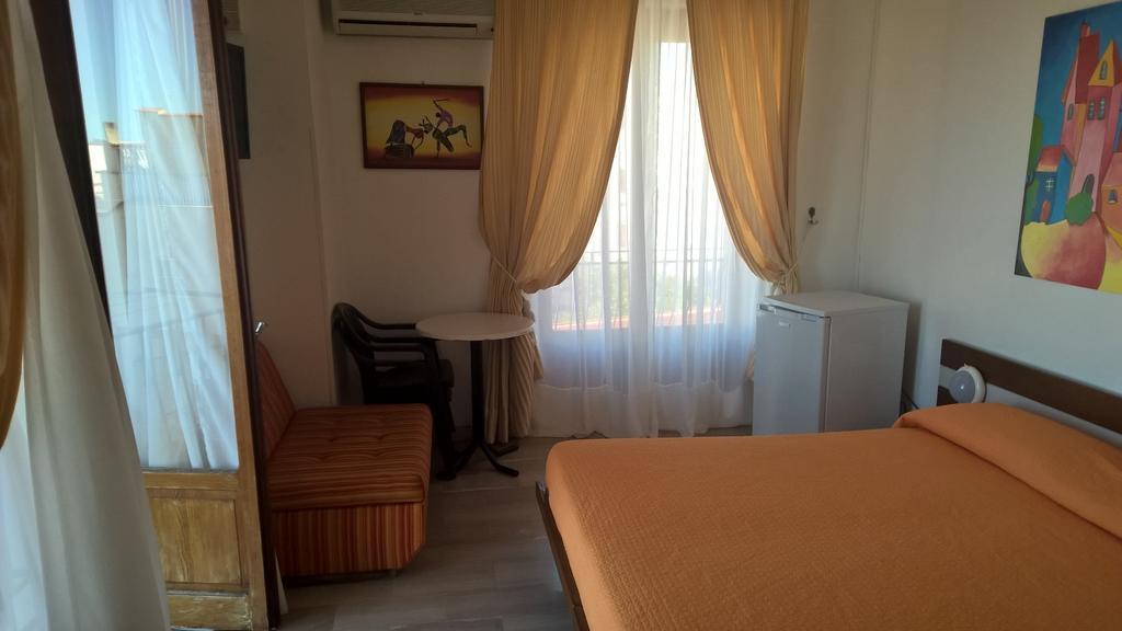 B&B Celestina بيسْكيتْشّي الغرفة الصورة